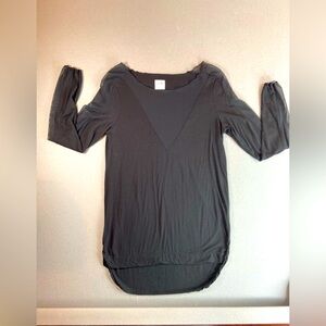 Nesh Tee shirt sheer v neck & upper arm long sleeves Shirt tail round Hem‎ small